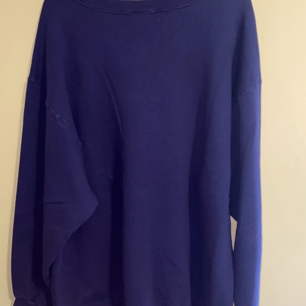 Crewneck - Picture 3 of 3